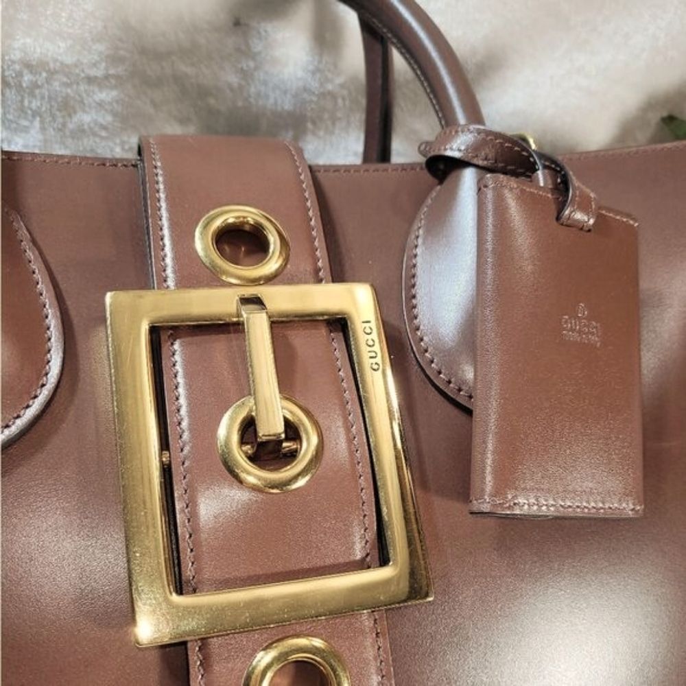 **For mattersofdezn only!!!!**
Gucci Brown Leather Tote Bag - Picture 3 of 14